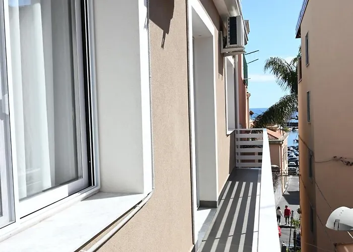 Perla Marina 2 Acitrezza アーチトレッツァ