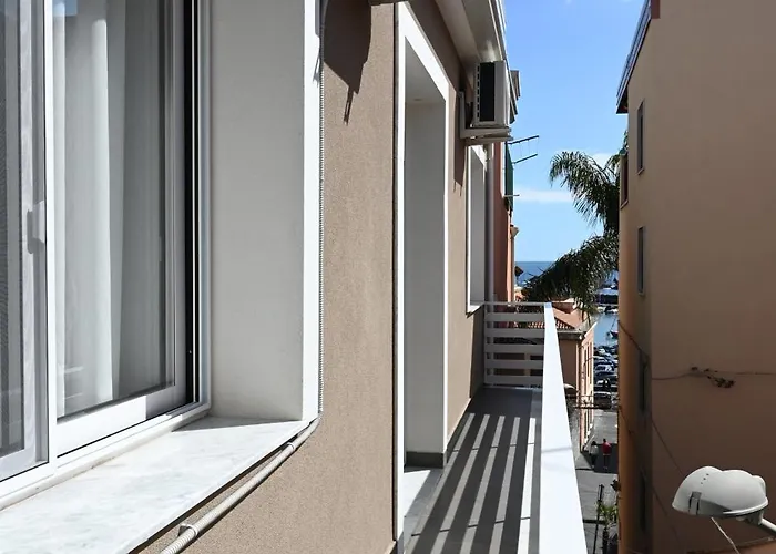 Feriehus Perla Marina 2 Acitrezza